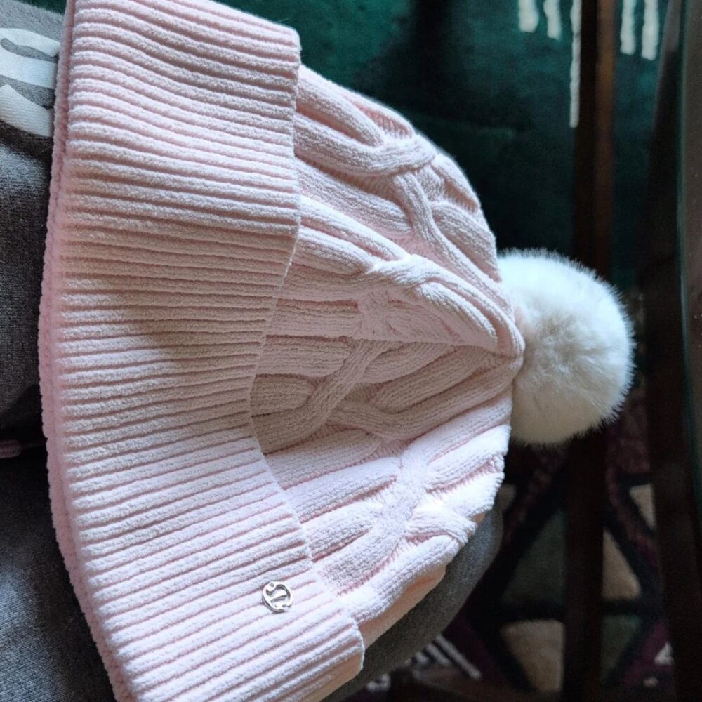 Cable Knit Pom